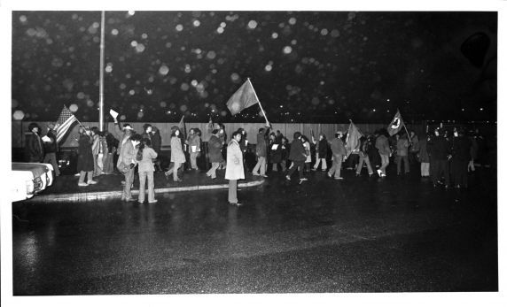 (3644) Demonstration, security guards (3644) Demonstration, security guards